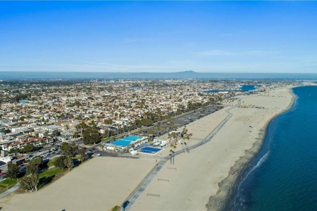 A Corner Unit With Ocean Views From Every Room Long Beach Kültér fotó