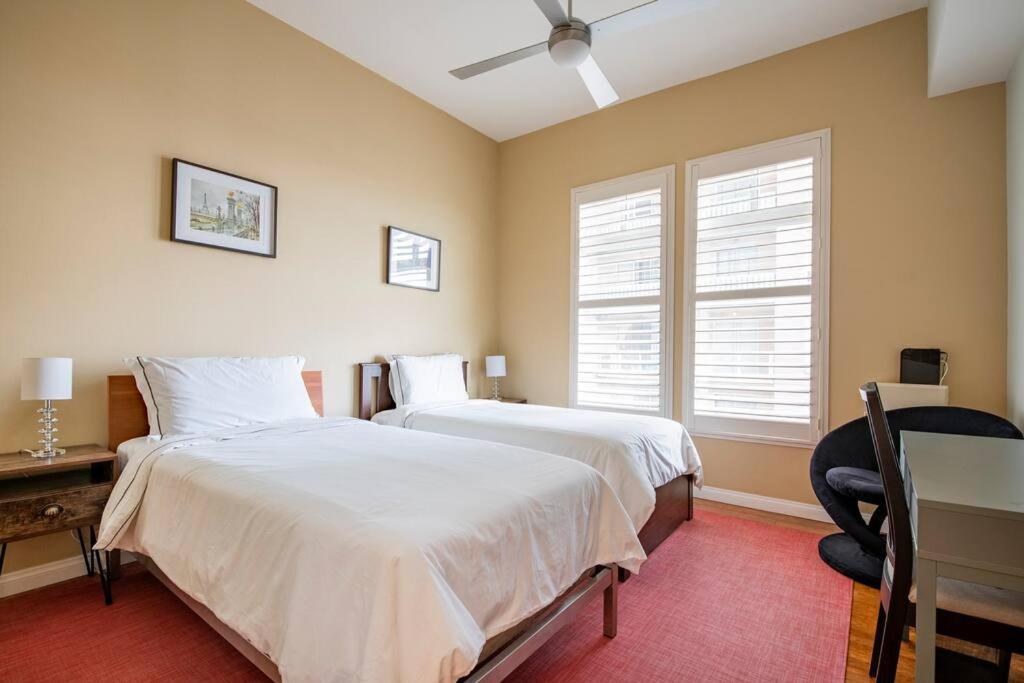 A Corner Unit With Ocean Views From Every Room Long Beach Kültér fotó