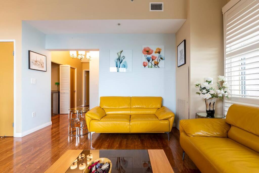 A Corner Unit With Ocean Views From Every Room Long Beach Kültér fotó