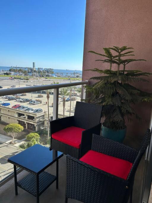 A Corner Unit With Ocean Views From Every Room Long Beach Kültér fotó