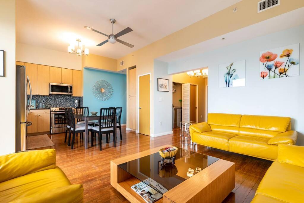 A Corner Unit With Ocean Views From Every Room Long Beach Kültér fotó