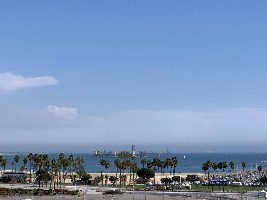 A Corner Unit With Ocean Views From Every Room Long Beach Kültér fotó