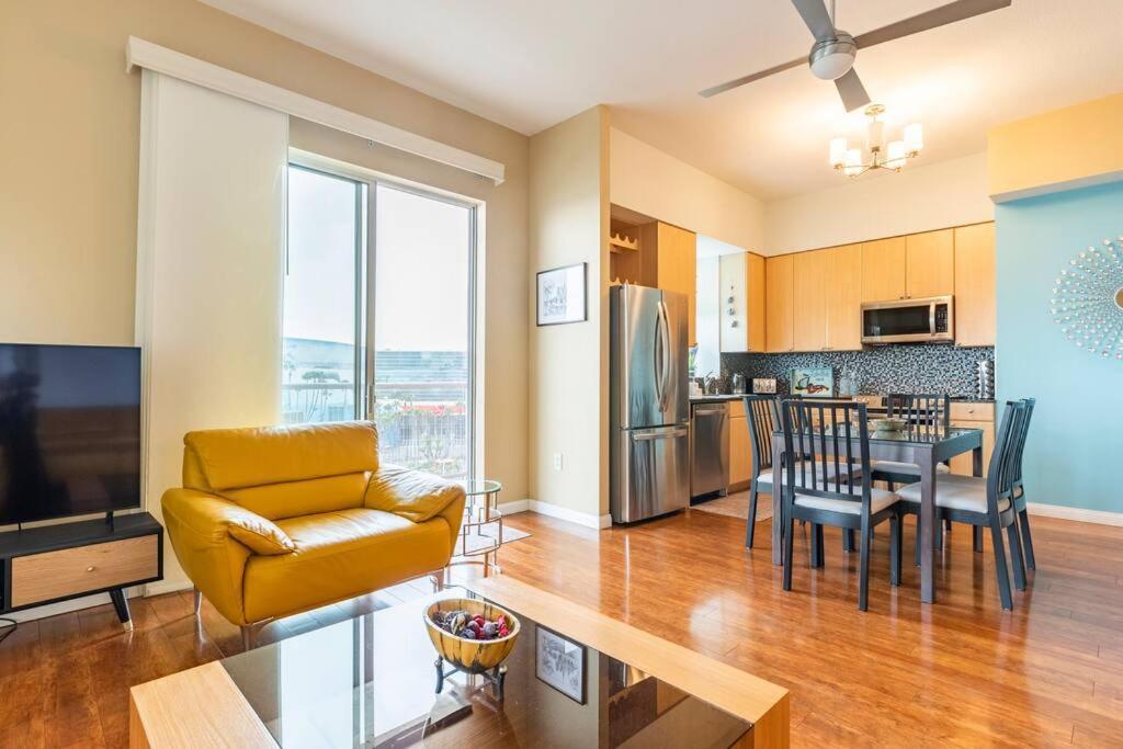 A Corner Unit With Ocean Views From Every Room Long Beach Kültér fotó