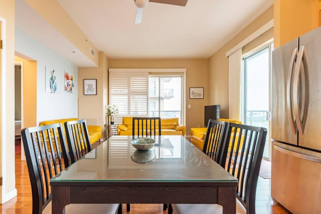 A Corner Unit With Ocean Views From Every Room Long Beach Kültér fotó