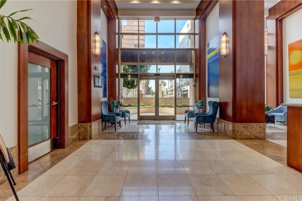 A Corner Unit With Ocean Views From Every Room Long Beach Kültér fotó